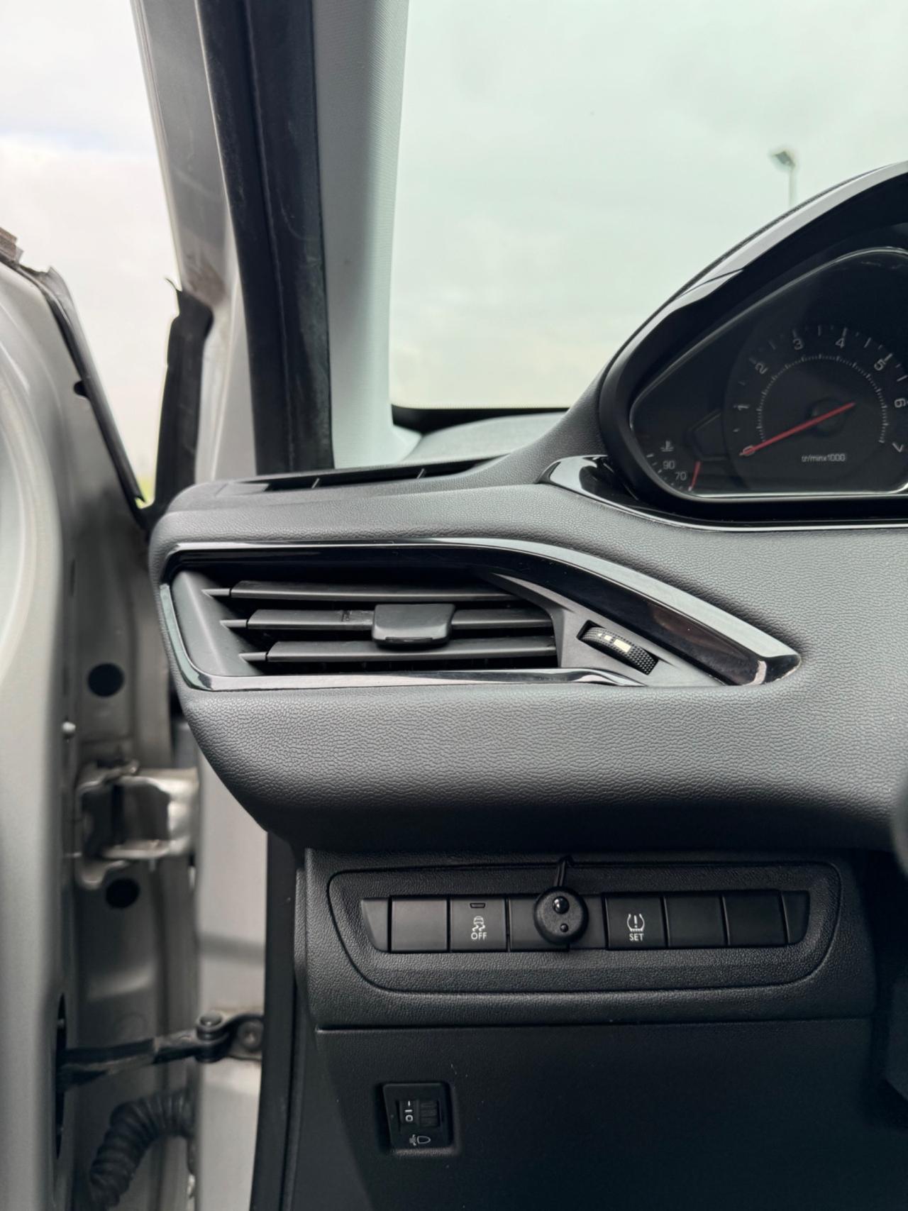 Peugeot 208 PureTech 68 5 porte Active