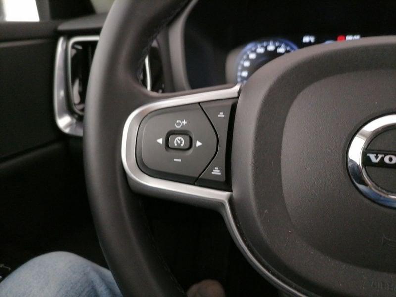 Volvo V60 2.0 b3 Momentum Business Pro auto 8m my21