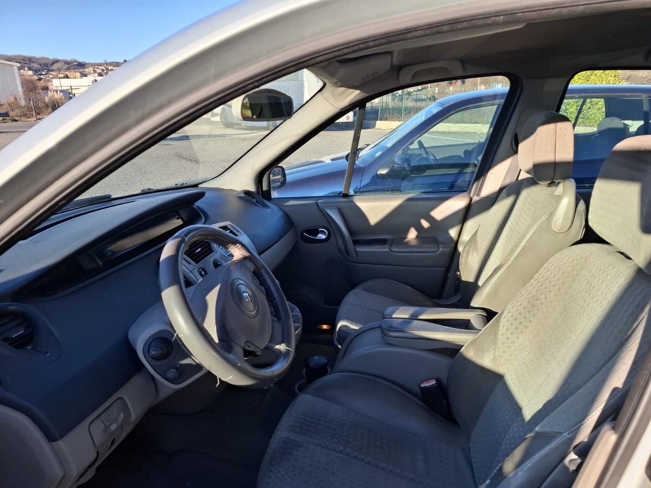 Renault Grand Scenic 1.9 dCi Exception 120 cv