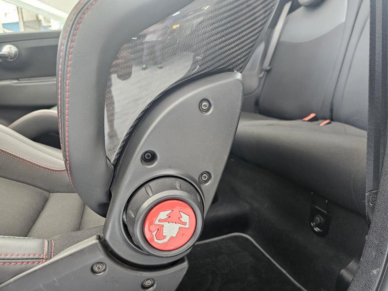 Abarth 595 C 1.4 Turbo T-Jet 180 CV Esseesse