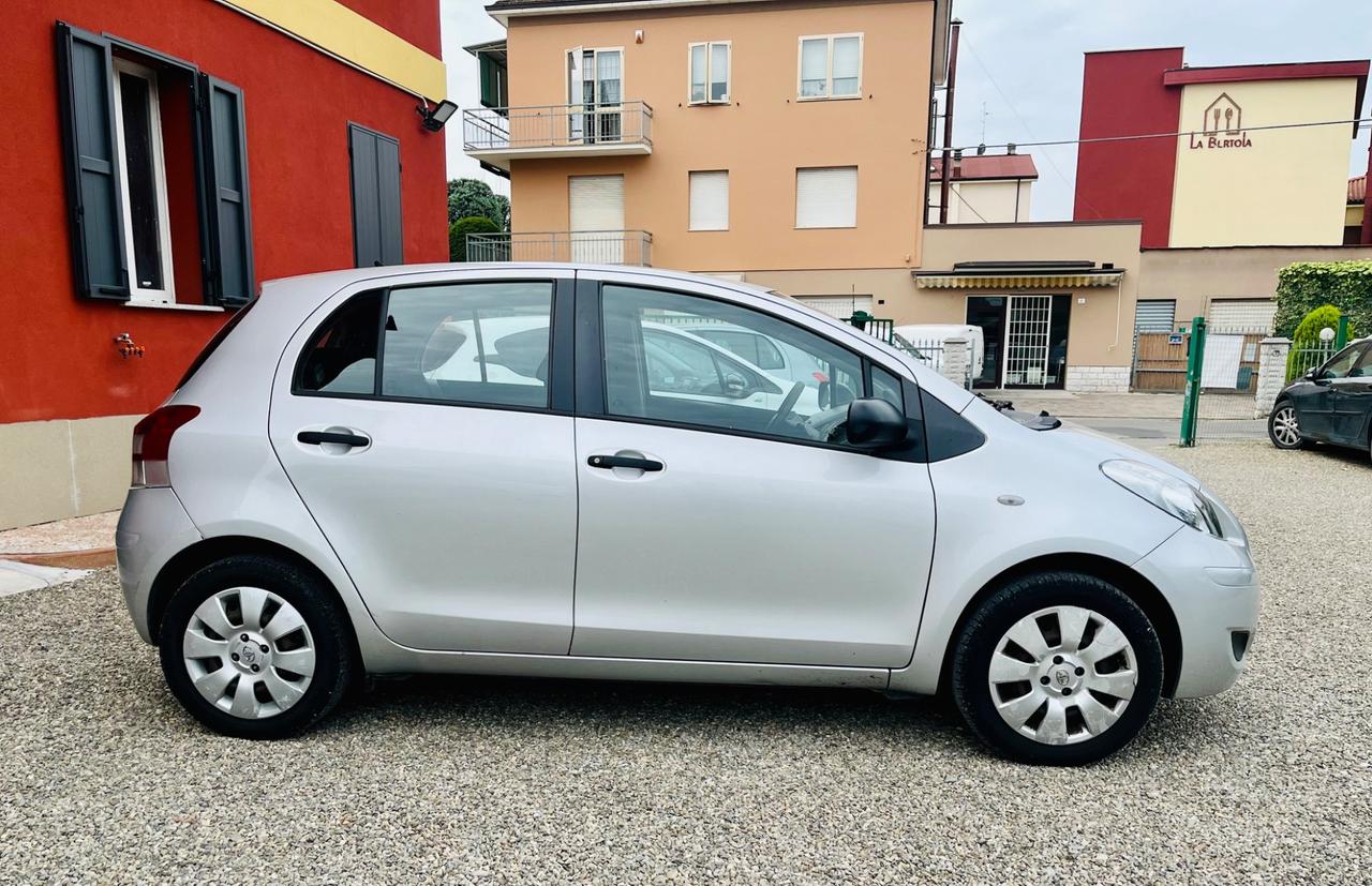 Toyota Yaris 1.0 5 porte GPL