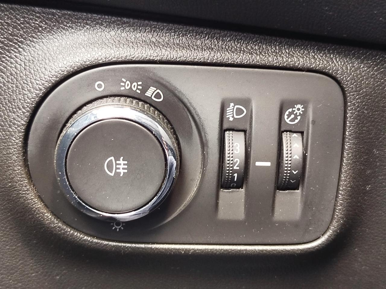 OPEL CORSA 1.2 BENZ *PREZZO VERO fino al 23 maggio* 5 PORTE - KM CERTI