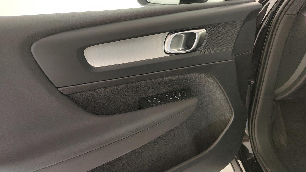 VOLVO XC40 2.0 b3 Core auto