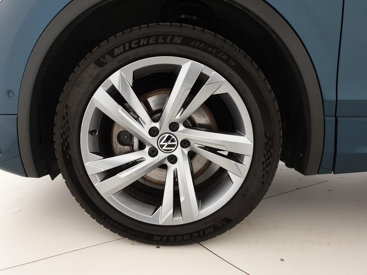 Volkswagen Tiguan 2.0 tdi r-line 4motion 200cv dsg