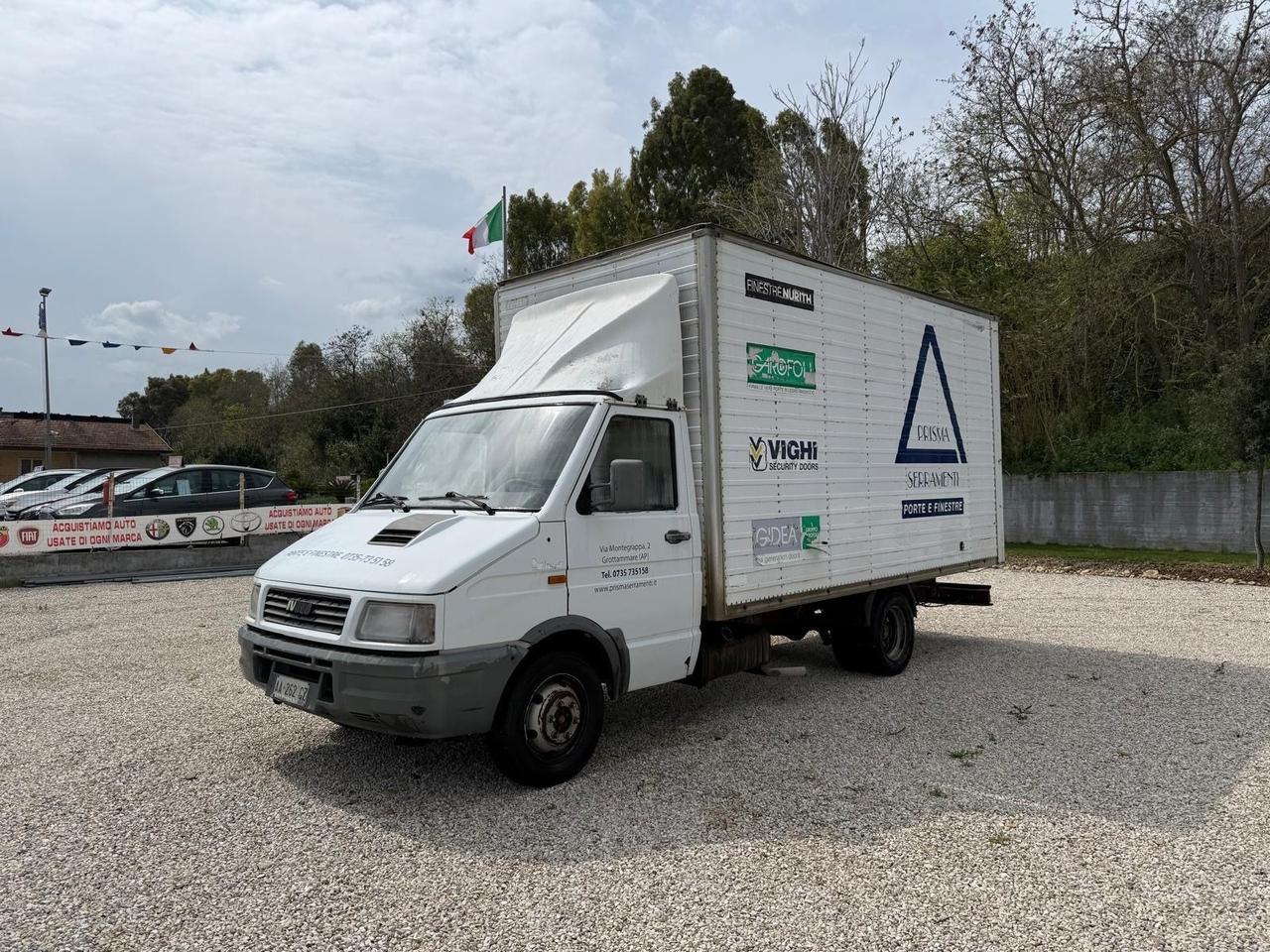 Iveco Daily 35.8 2.5 Diesel PL Cab. Classic