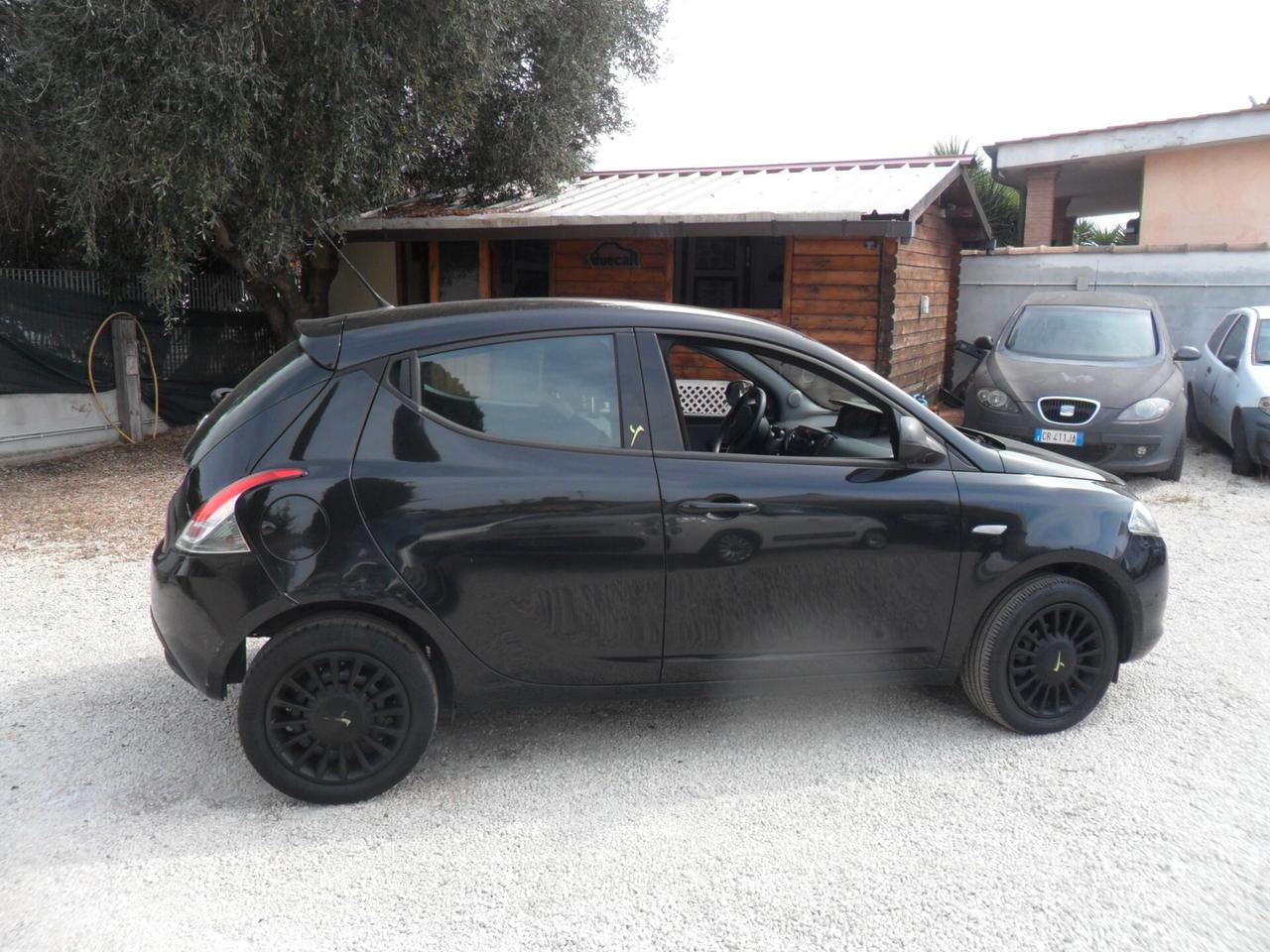 Lancia Ypsilon 1.2 69 CV 5 porte GPL Ecochic Gold GPL