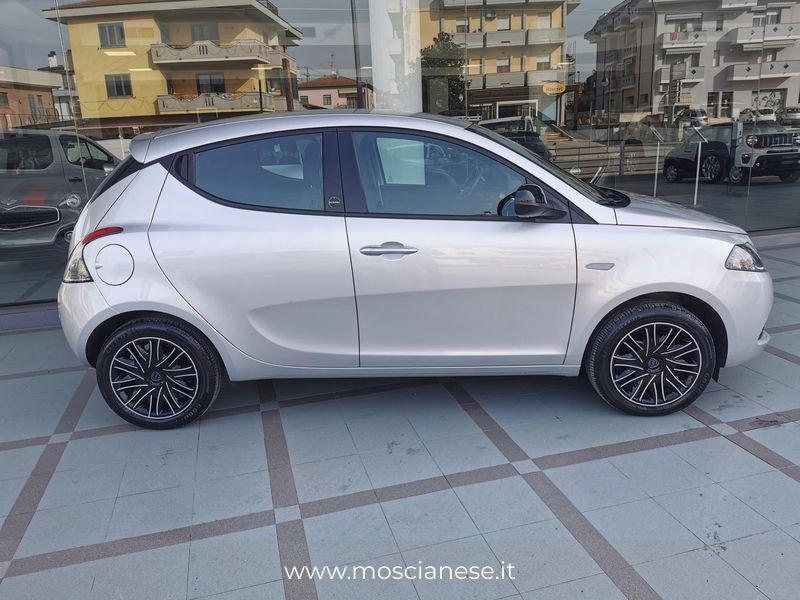 Lancia Ypsilon 1.0 FireFly 5 porte S&S Hybrid Gold