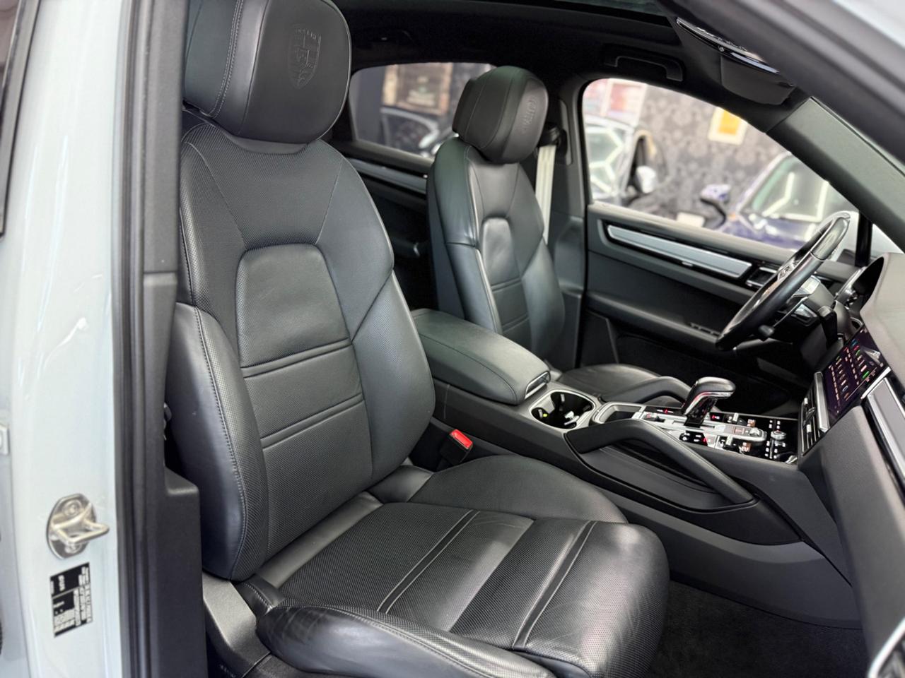 Porsche Cayenne 3.0 V6 E-Hybrid Platinum Edition IVA ESPOSTA