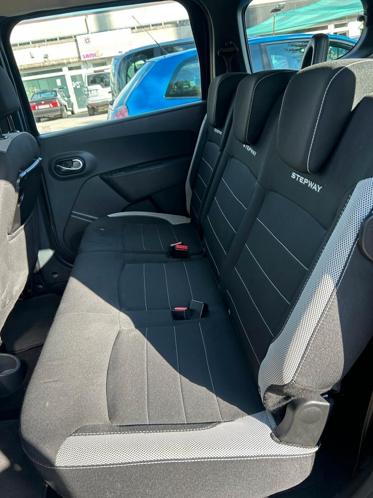 Dacia Lodgy stepwai 1.5 blue dci 115 cv 7 posti ok neo patentati