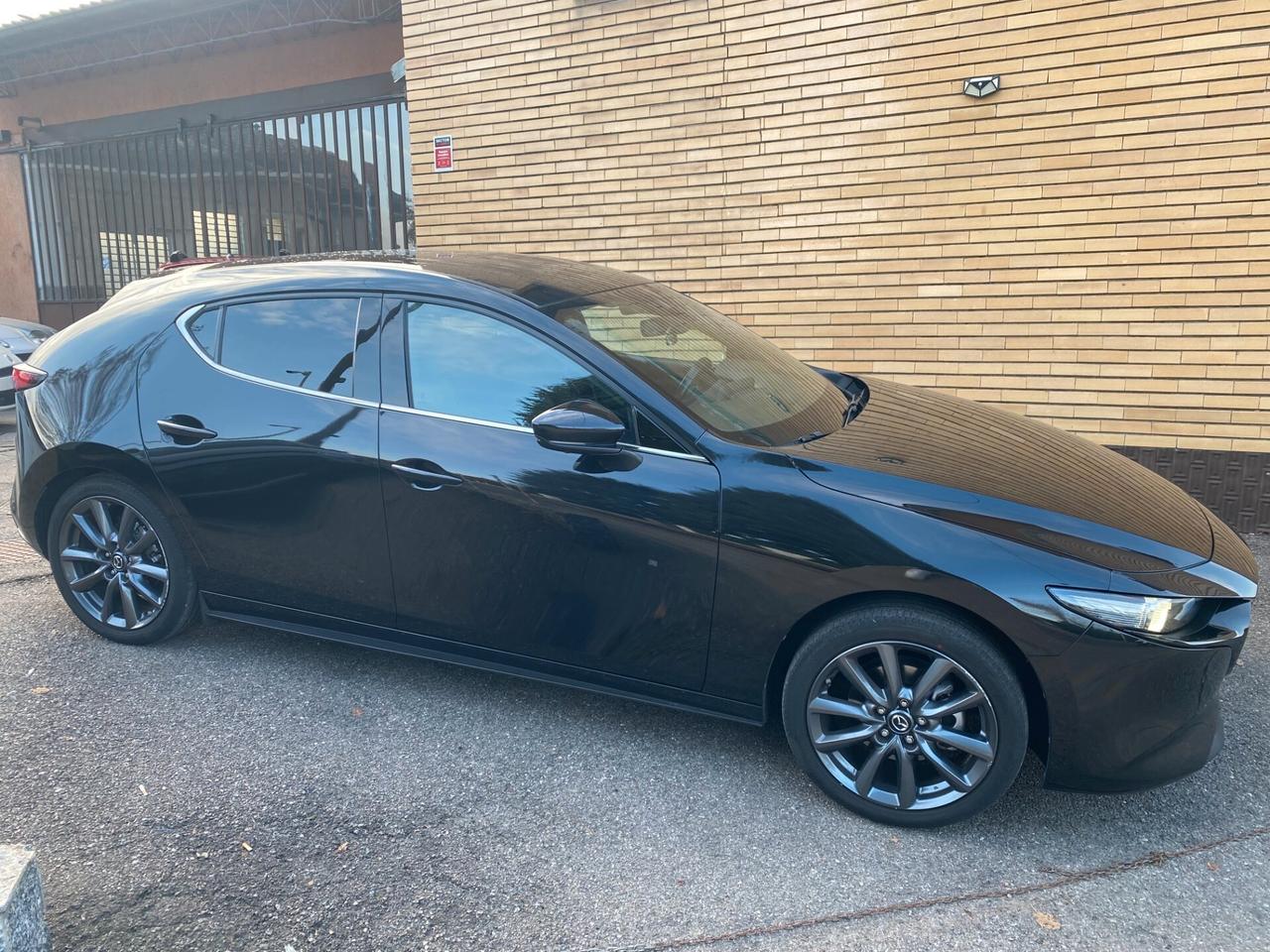 Mazda 3 Mazda3 2.0L e-Skyactiv-X M Hybrid 4p. Exclusive