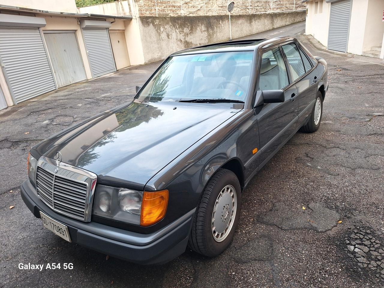 Mercedes-benz 200 E