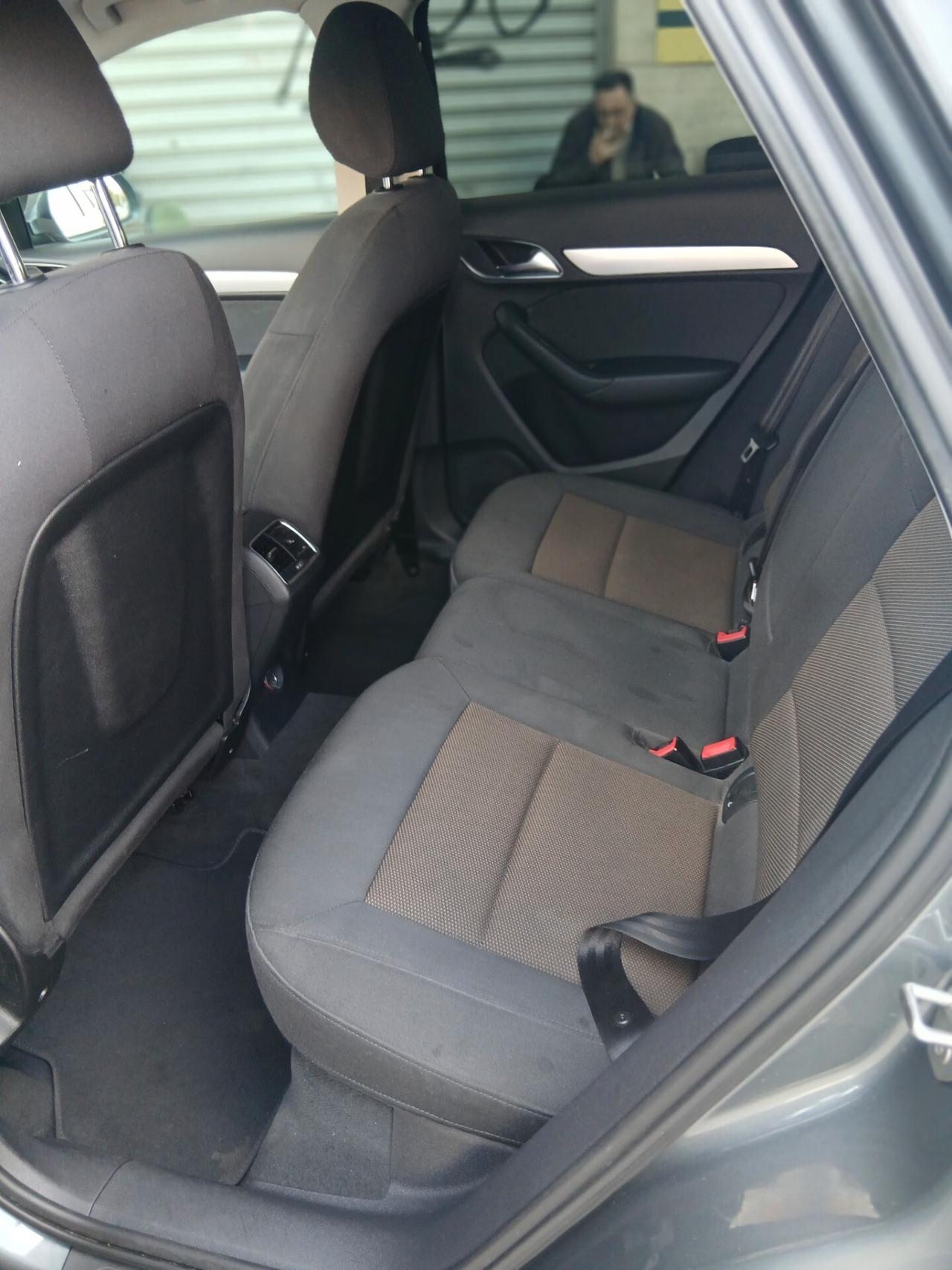 Audi Q3 35 TDI S tronic Business