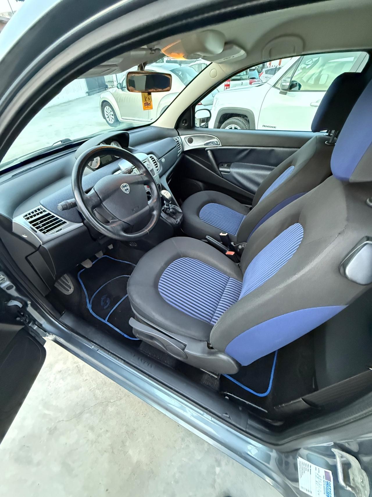 Lancia Ypsilon 1.2 Oro