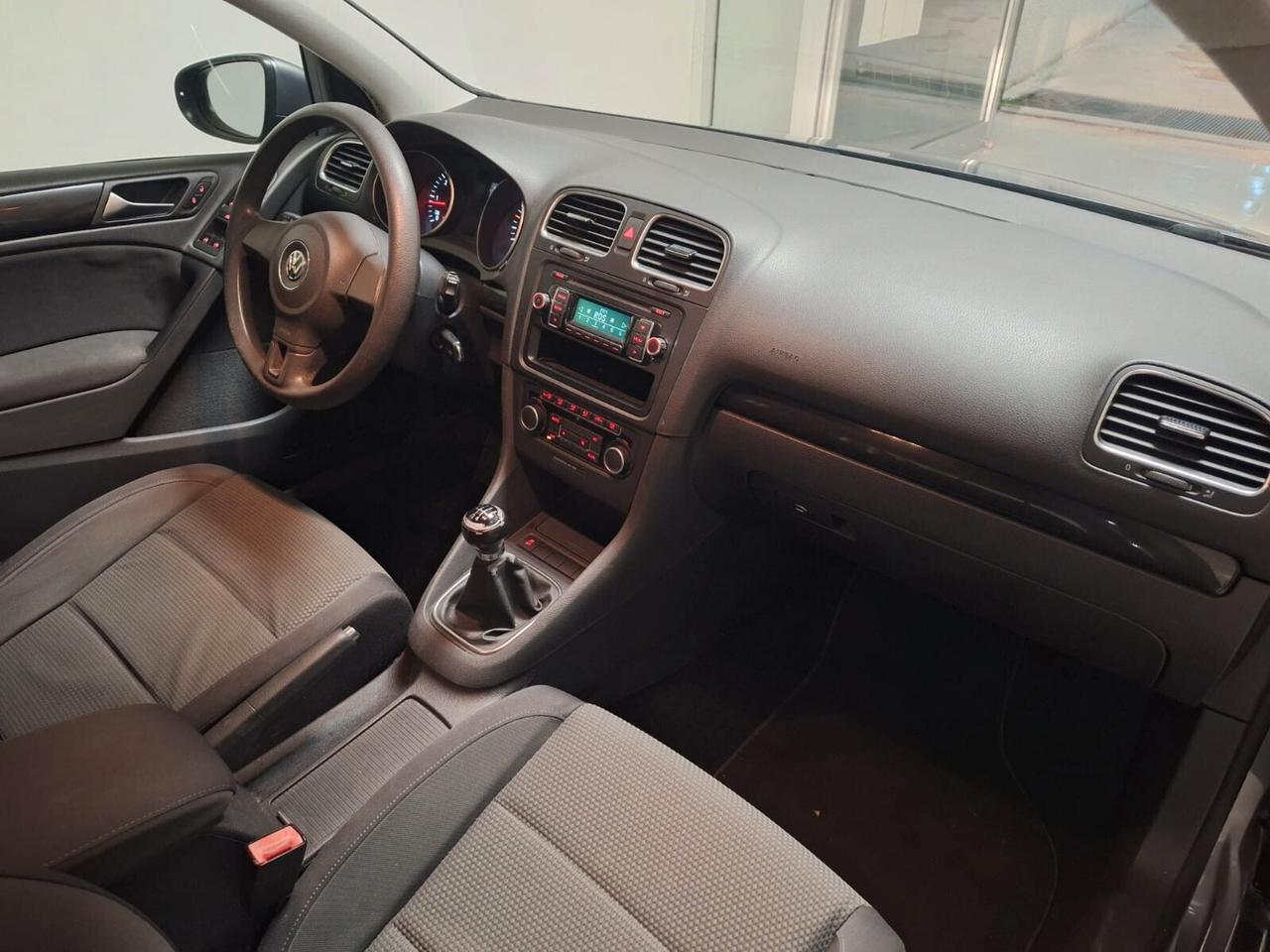 Volkswagen Golf 1.6 TDI 105cv - NEOPATENTATI