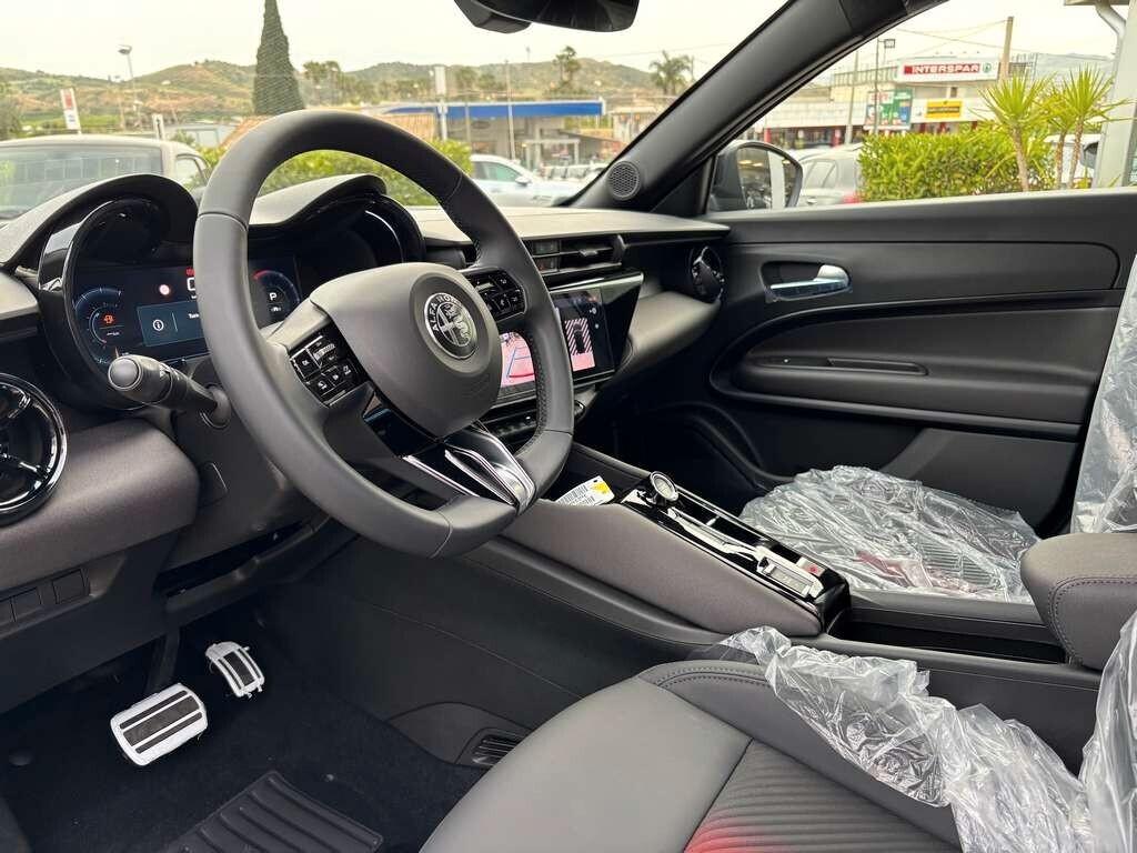 Alfa Romeo Junior 1.2 145 CV Hybrid eDCT6 Ti rent to buy