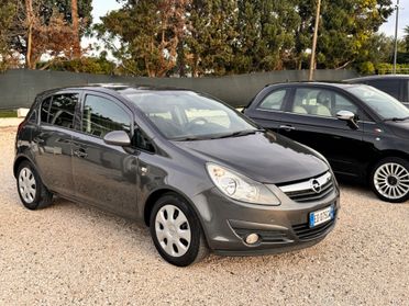 Opel Corsa 1.2 5 porte Cosmo