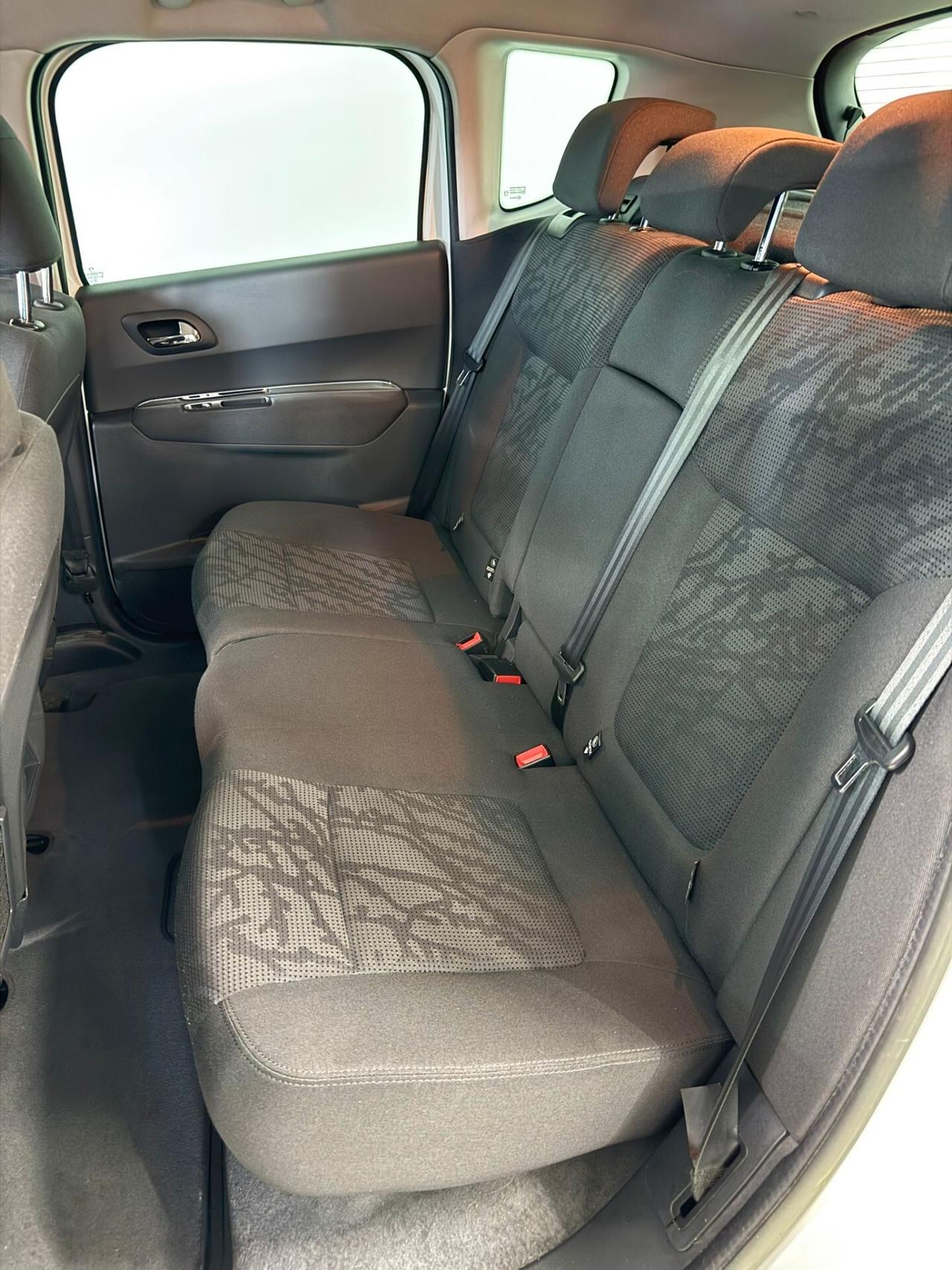 Peugeot 3008 1.6 HDi 115CV Allure