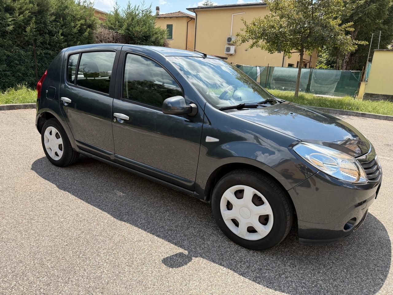 Dacia Sandero 1.4 Gpl - NEOPATENTATI - 12 MESI DI GARANZIA -