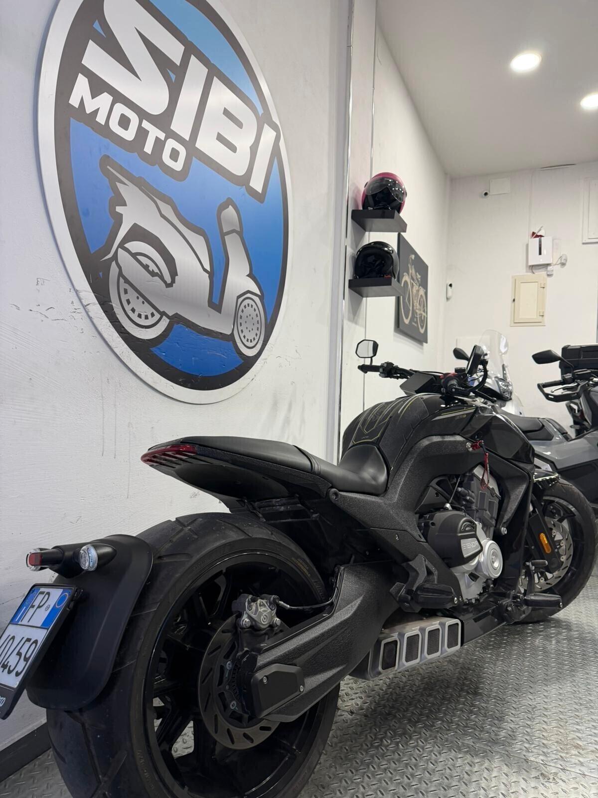 Benda Motorcycles LFC 700