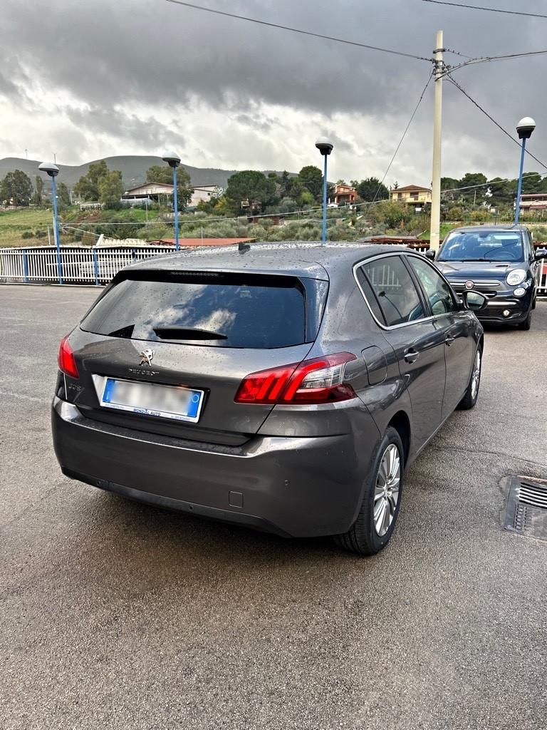 Peugeot 308 Turbo 130 Allure 2021 km 86.000