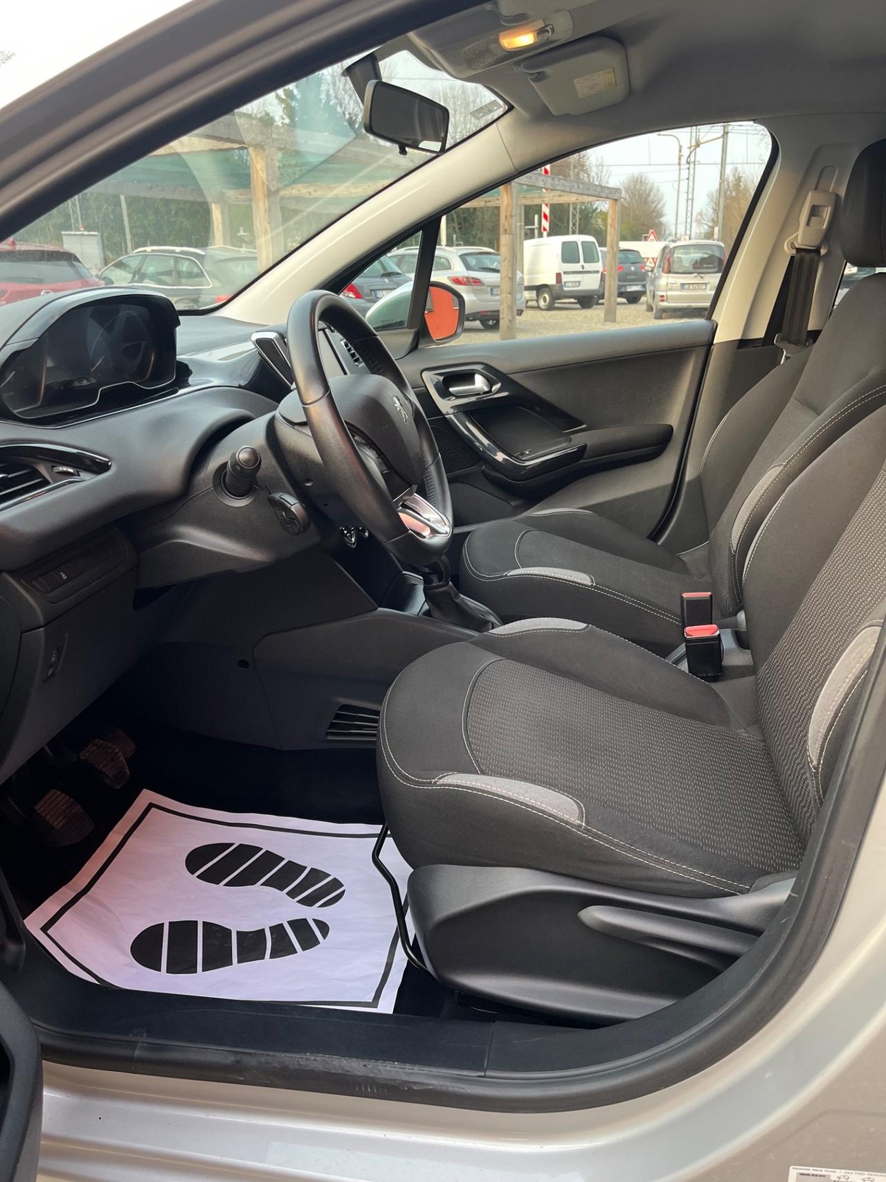 Peugeot 208 1.2 benzina 5 porte Allure