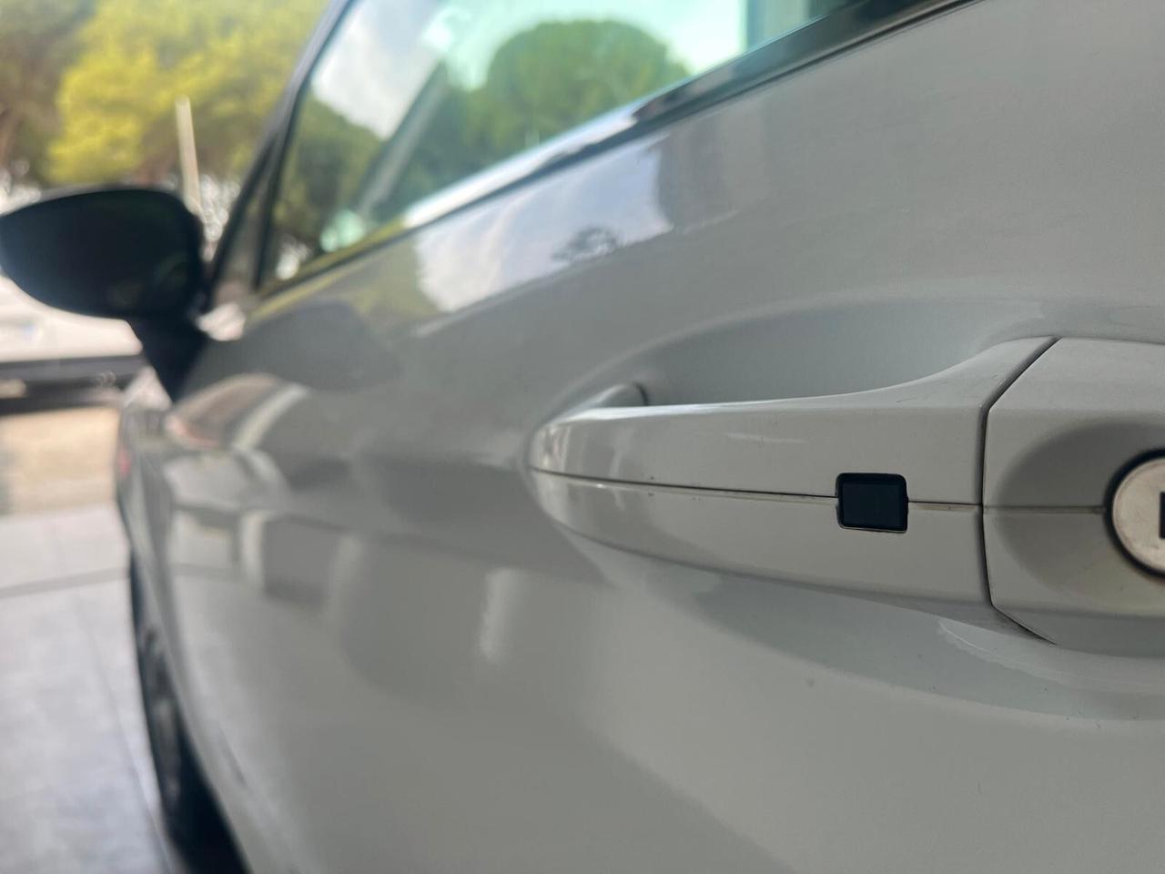 FORD FIESTA 1.2 60CV TITANIUM *UNICOPRO* *2012*