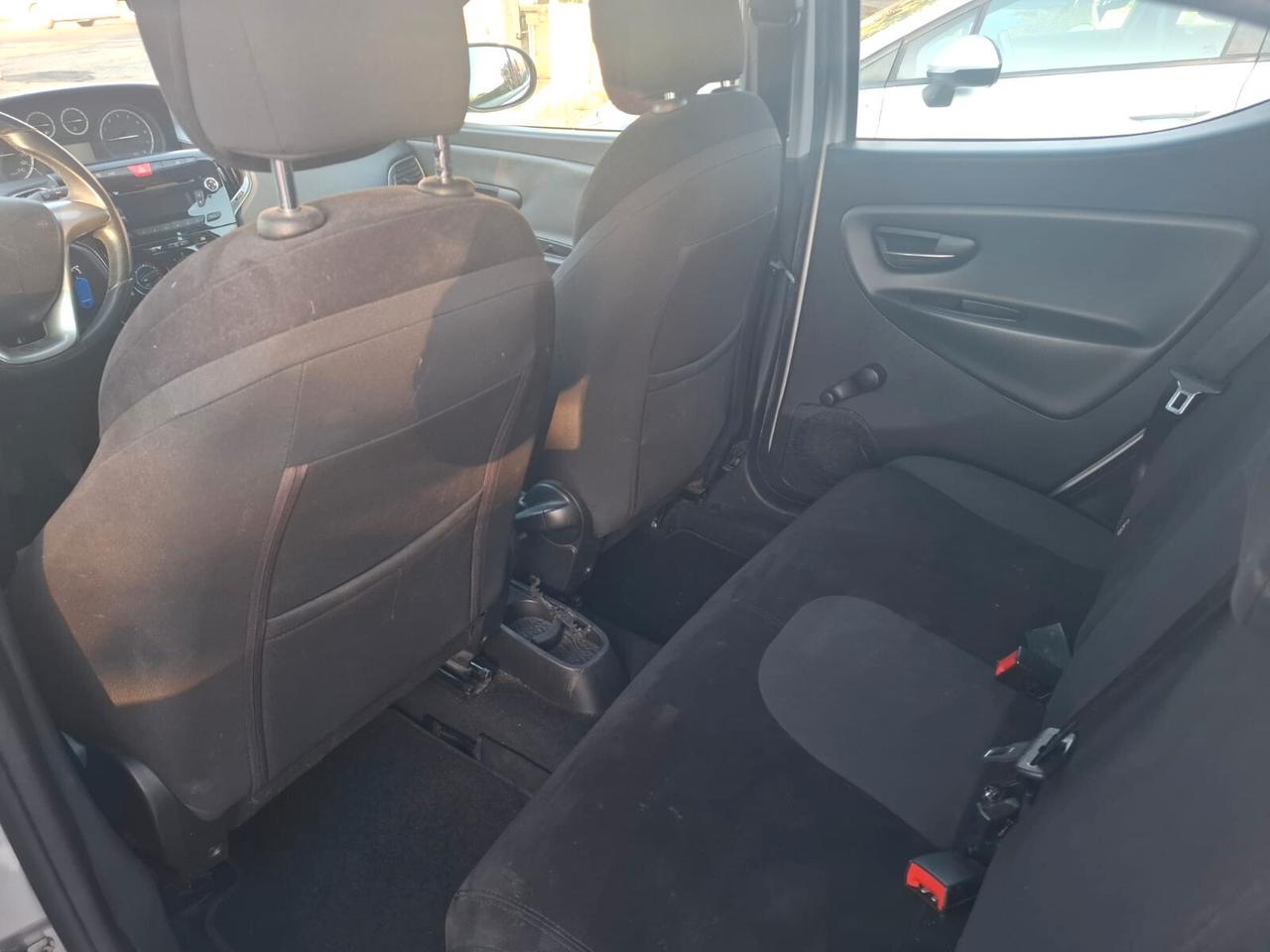 Lancia Ypsilon 1.2 69 CV 5 porte Platinum