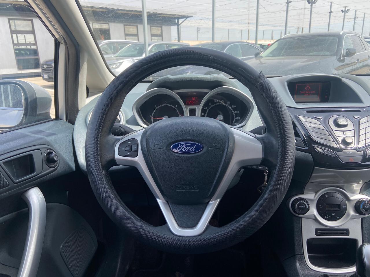 Ford Fiesta 1.4 TDCi 68CV 5 porte Titanium