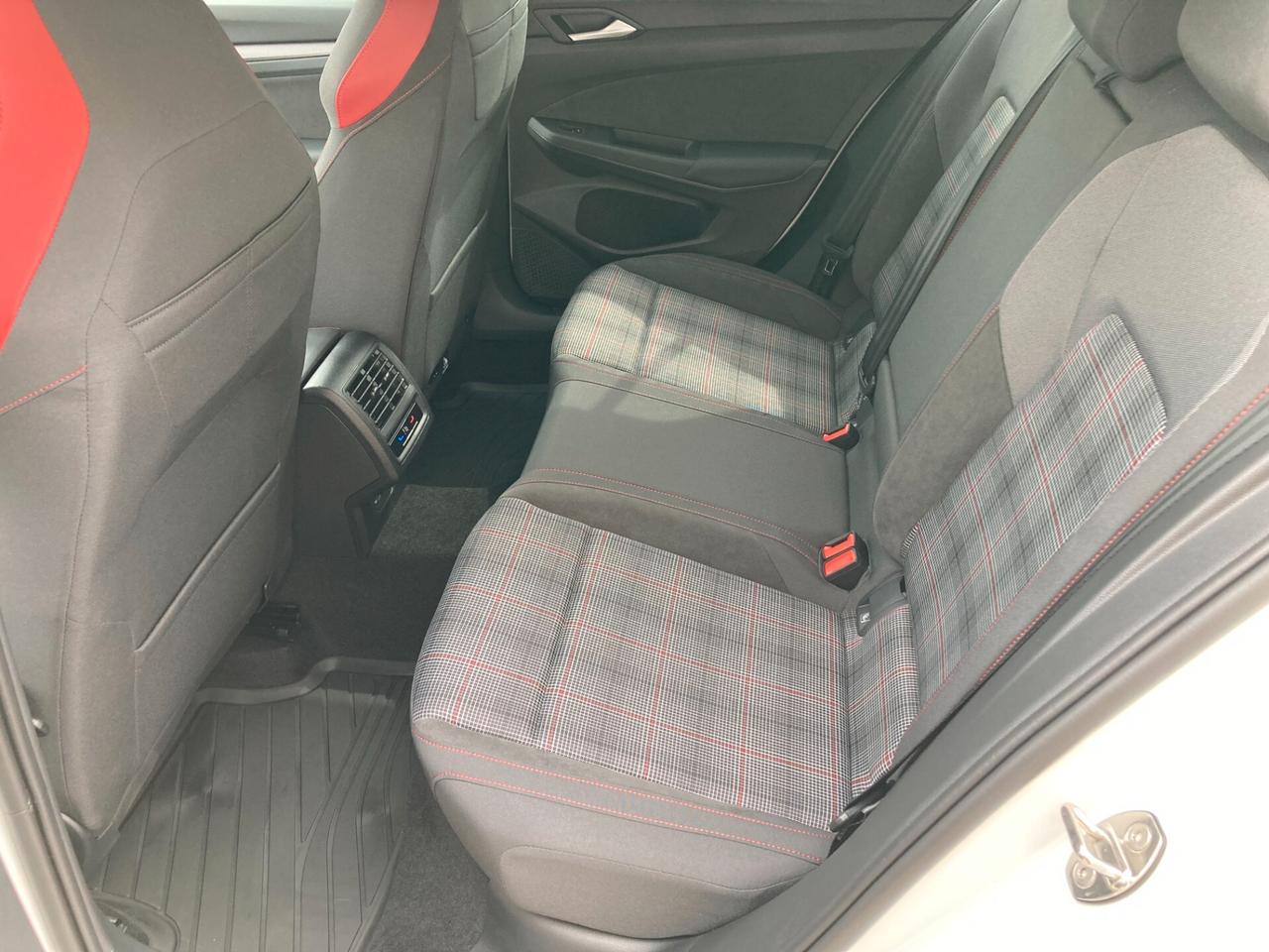 Volkswagen Golf GTI 8.5 265 CV.