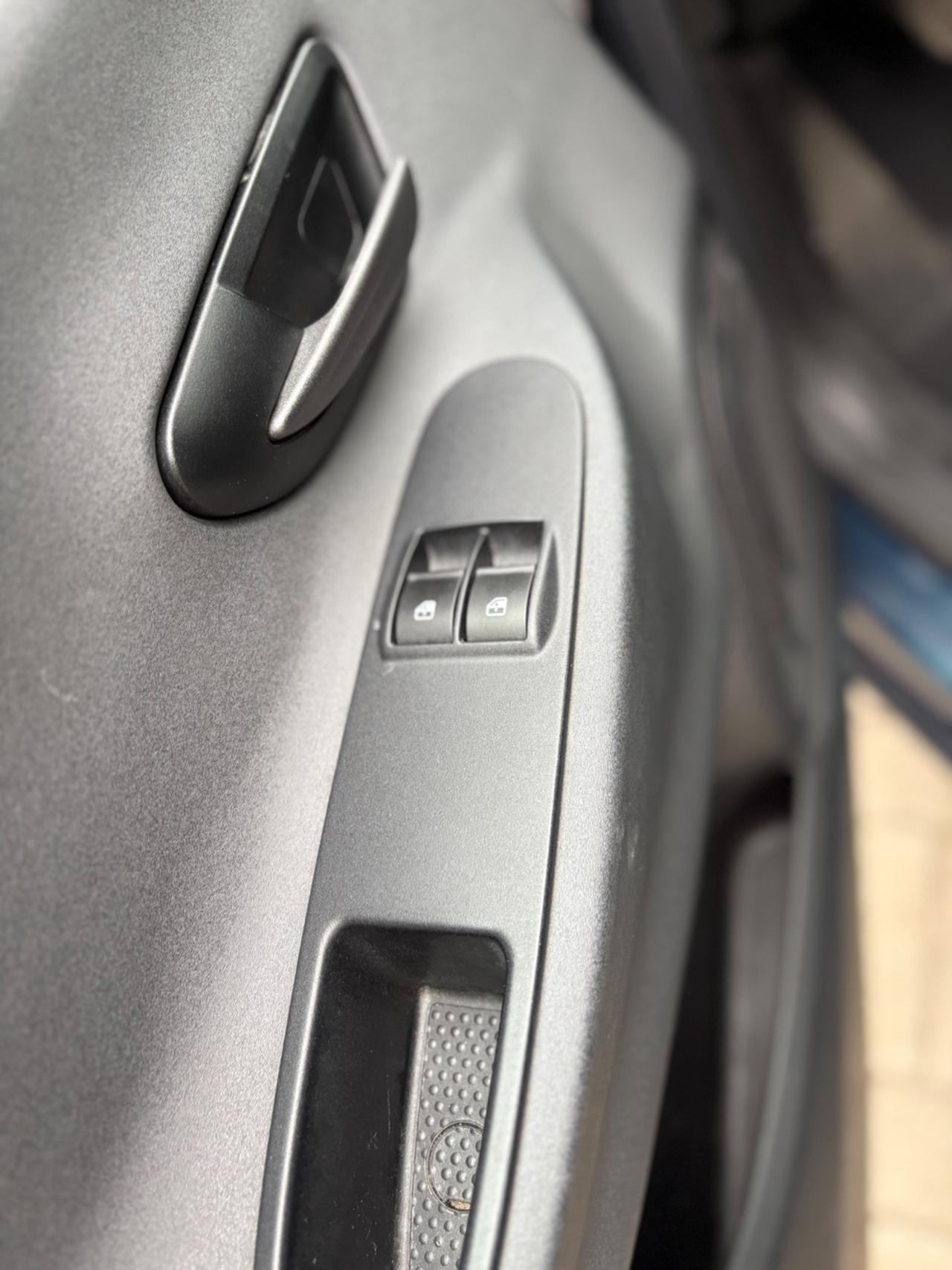 Lancia Ypsilon 1.3 MJT 16V 95 CV 5 porte S&S Silver