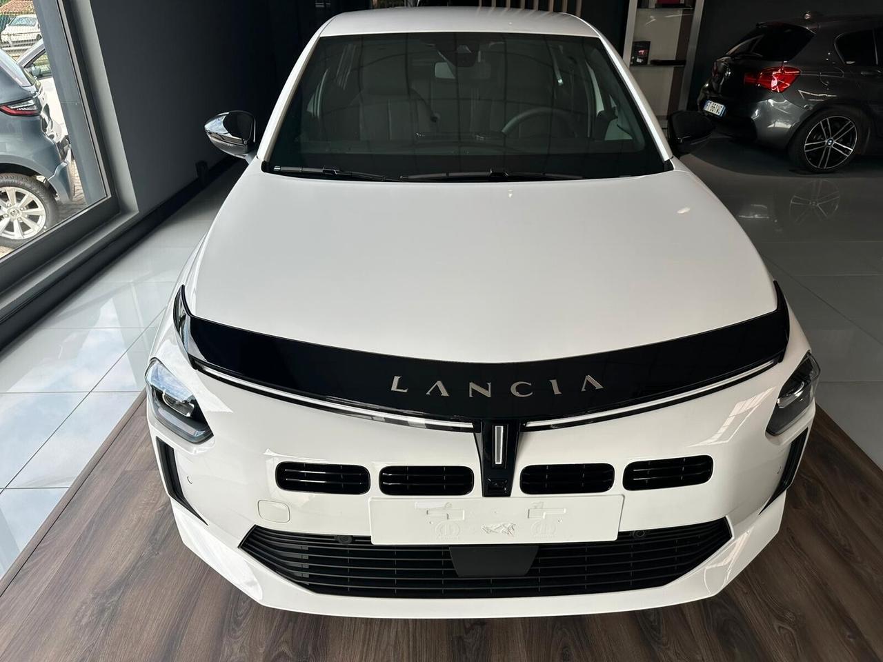 Lancia Ypsilon Hybrid e-DCT