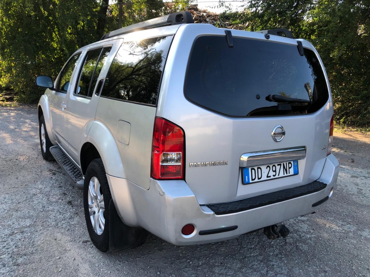 Nissan Pathfinder 2.5 dCi SE