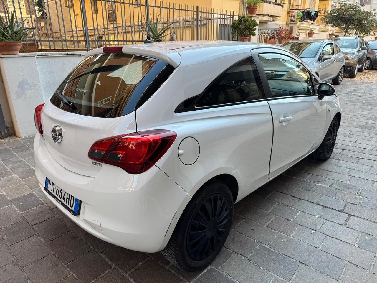 OPEL Corsa 1.3 CDTI Coupe b-Color