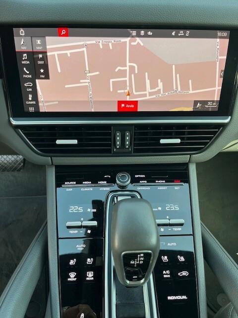 Porsche Cayenne 3.0 V6 E-Hybrid Approved