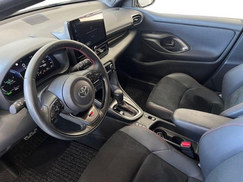Toyota Yaris Yaris 1.5h 130 GR Sport