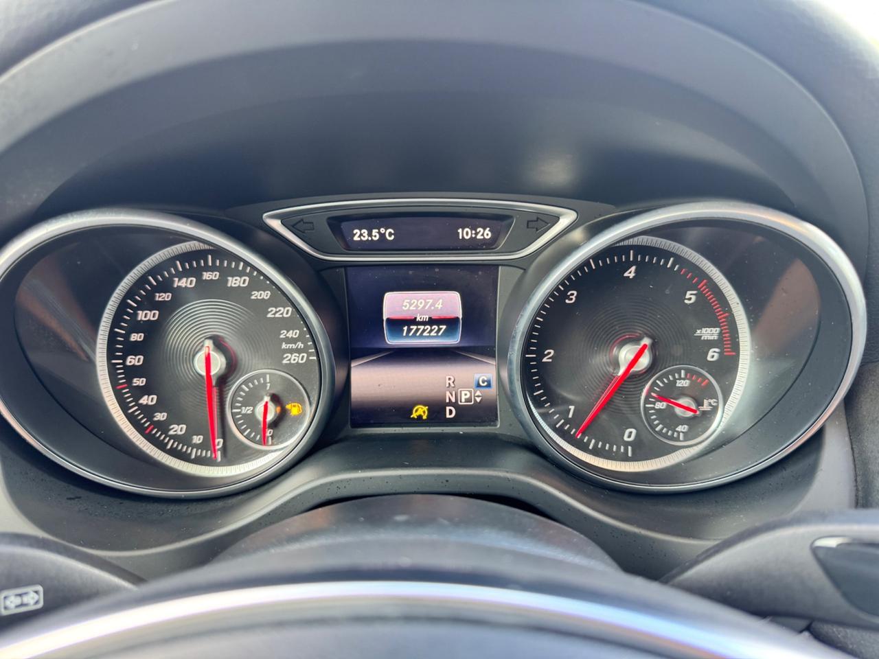 Mercedes-benz GLA 200 d Automatic Premium edition open