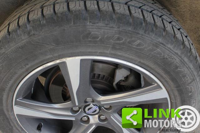 VOLVO XC60 2.0 D4 R-DESIGN MOMENTUM GT-8