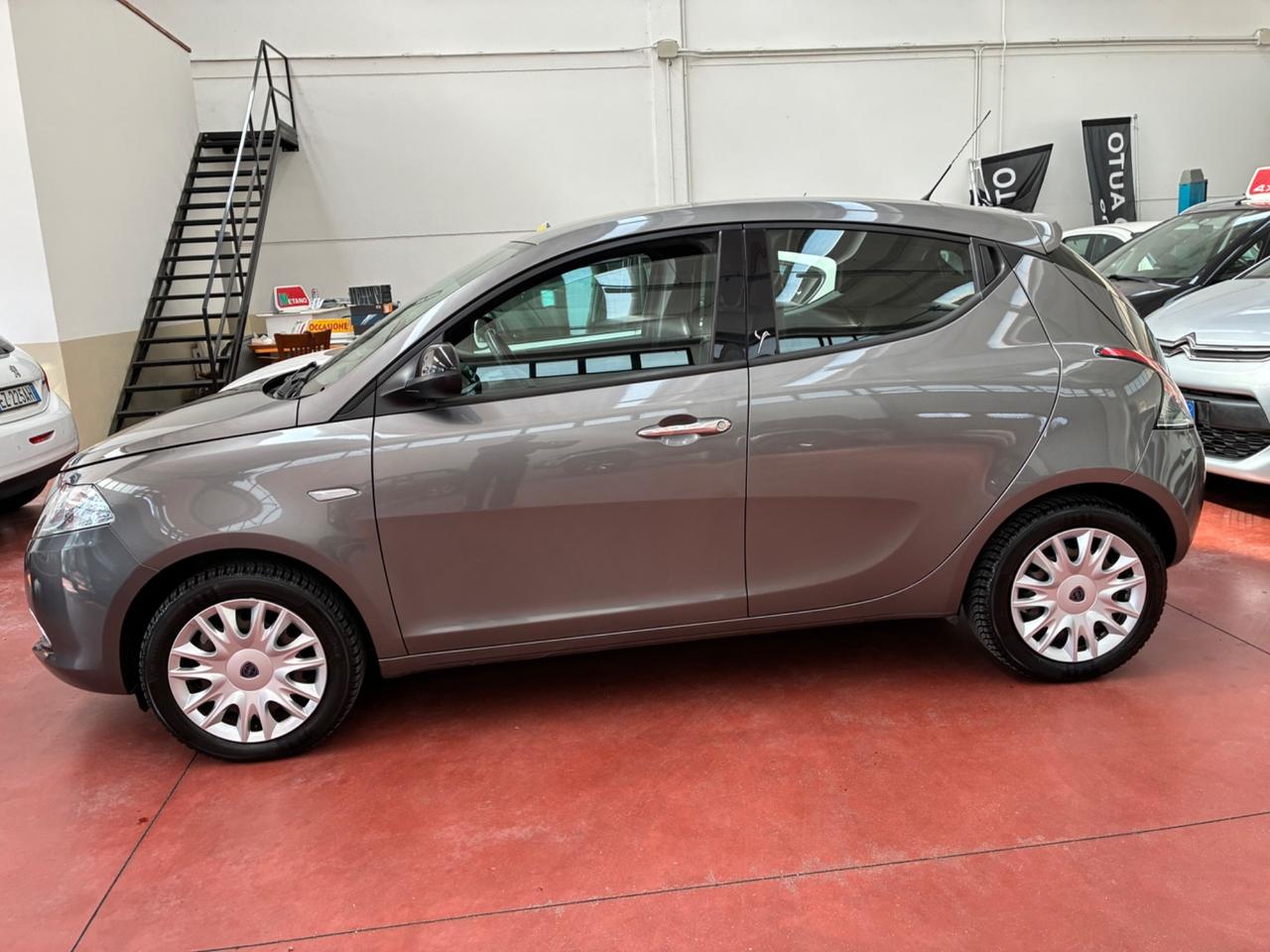 Lancia Ypsilon 1.2 69 CV 5 porte S&S Silver