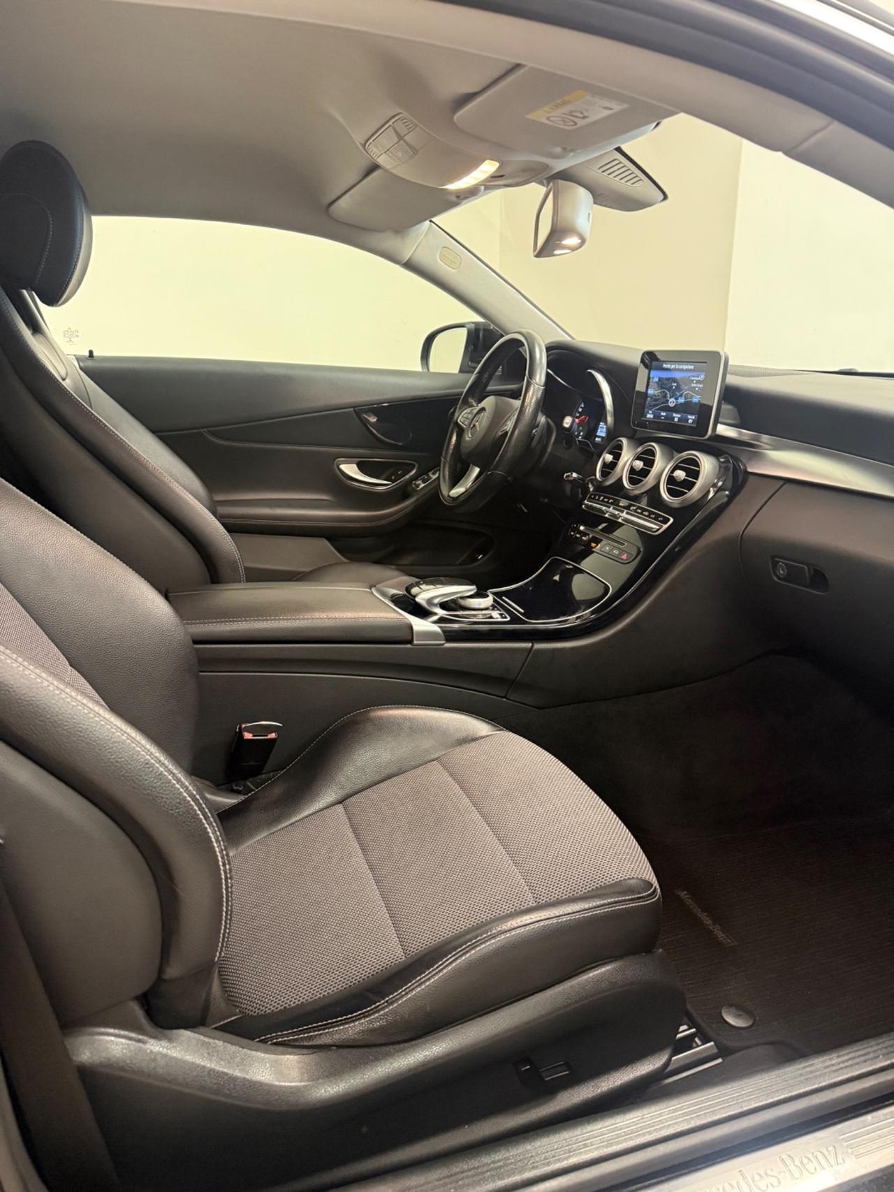 Mercedes-benz C 220 d Coupé Premium
