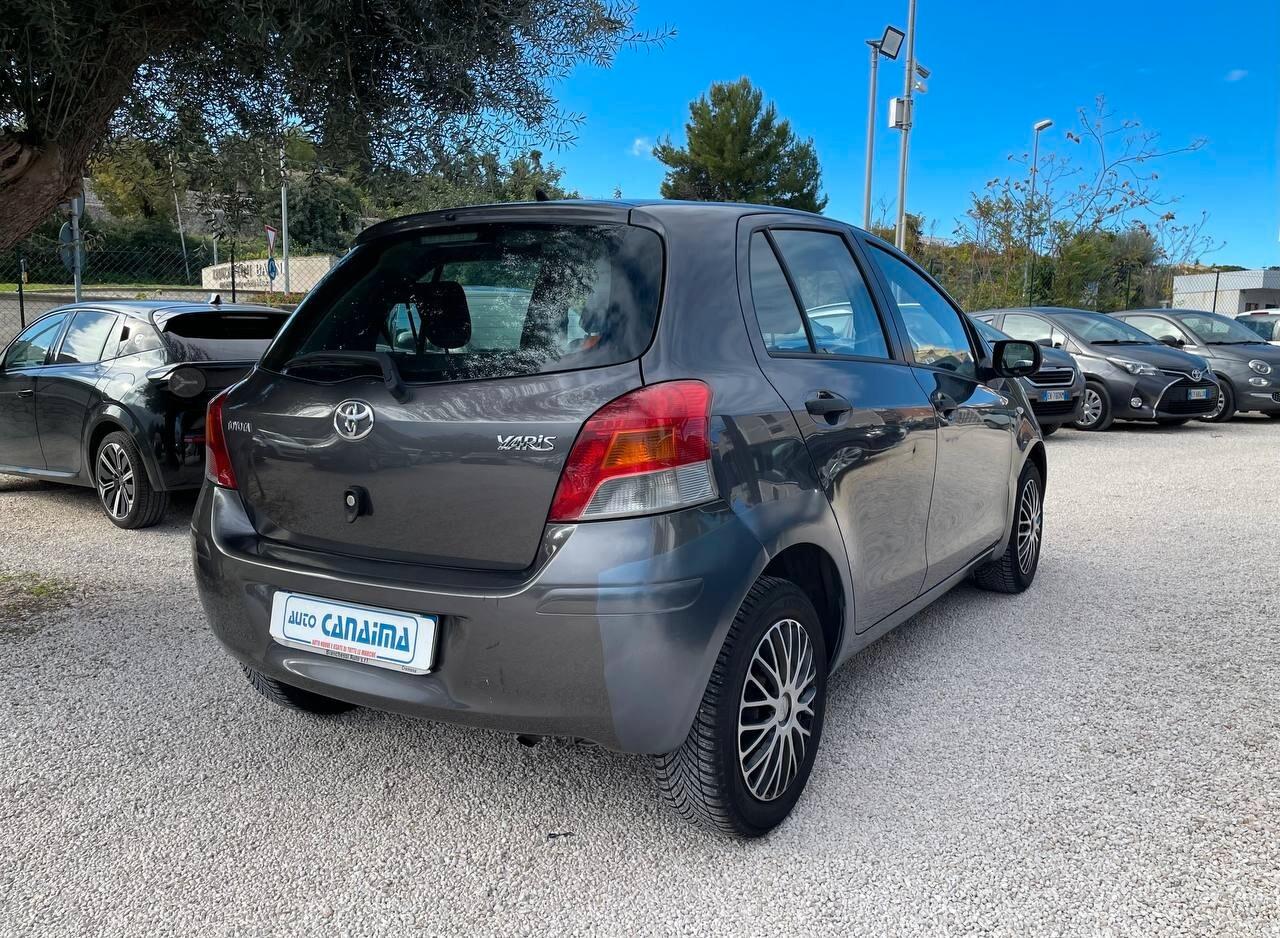 TOYOTA YARIS 1.0 B - 2009