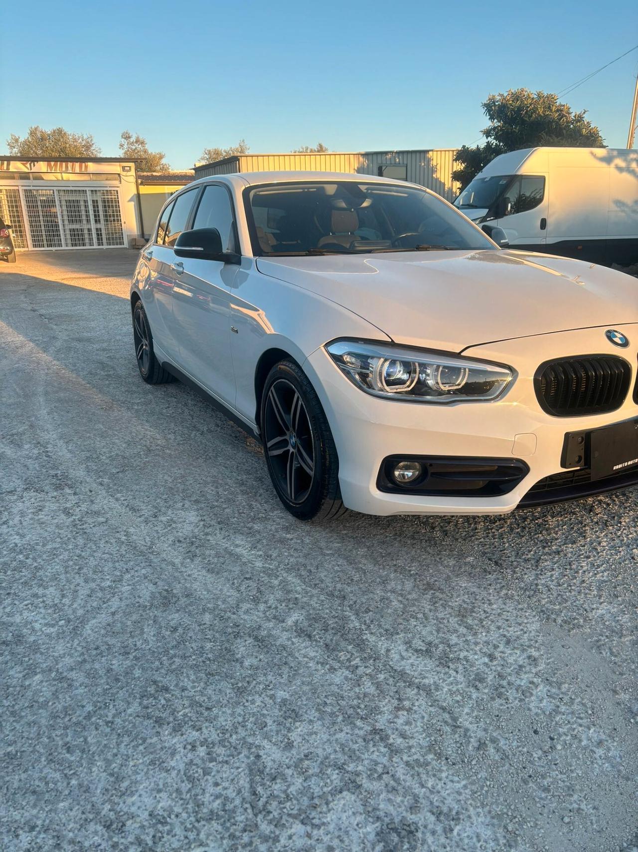 Bmw 116 116i 5p. Urban