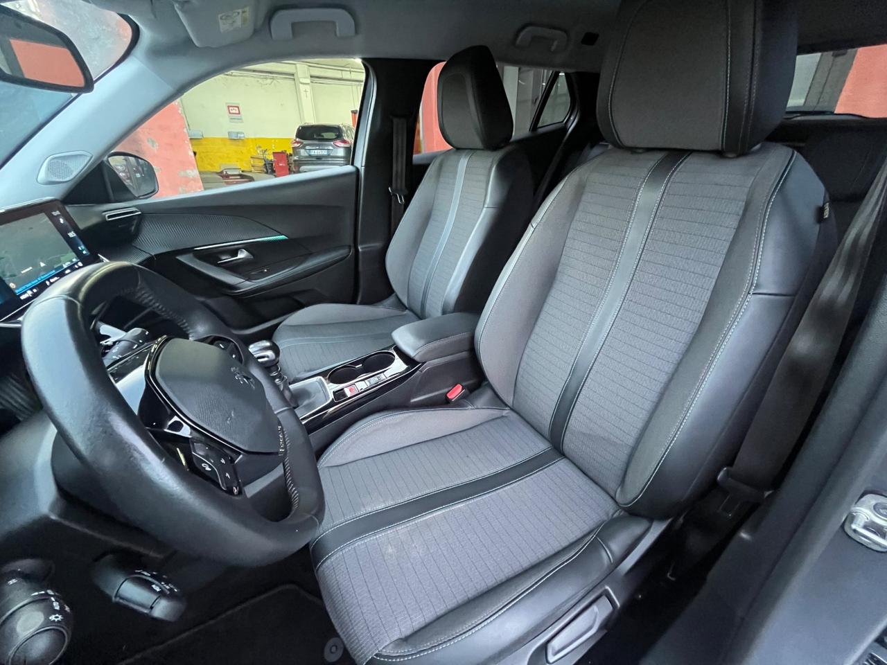 Peugeot 2008 BlueHDi 110 Allure -solo Km 40500-