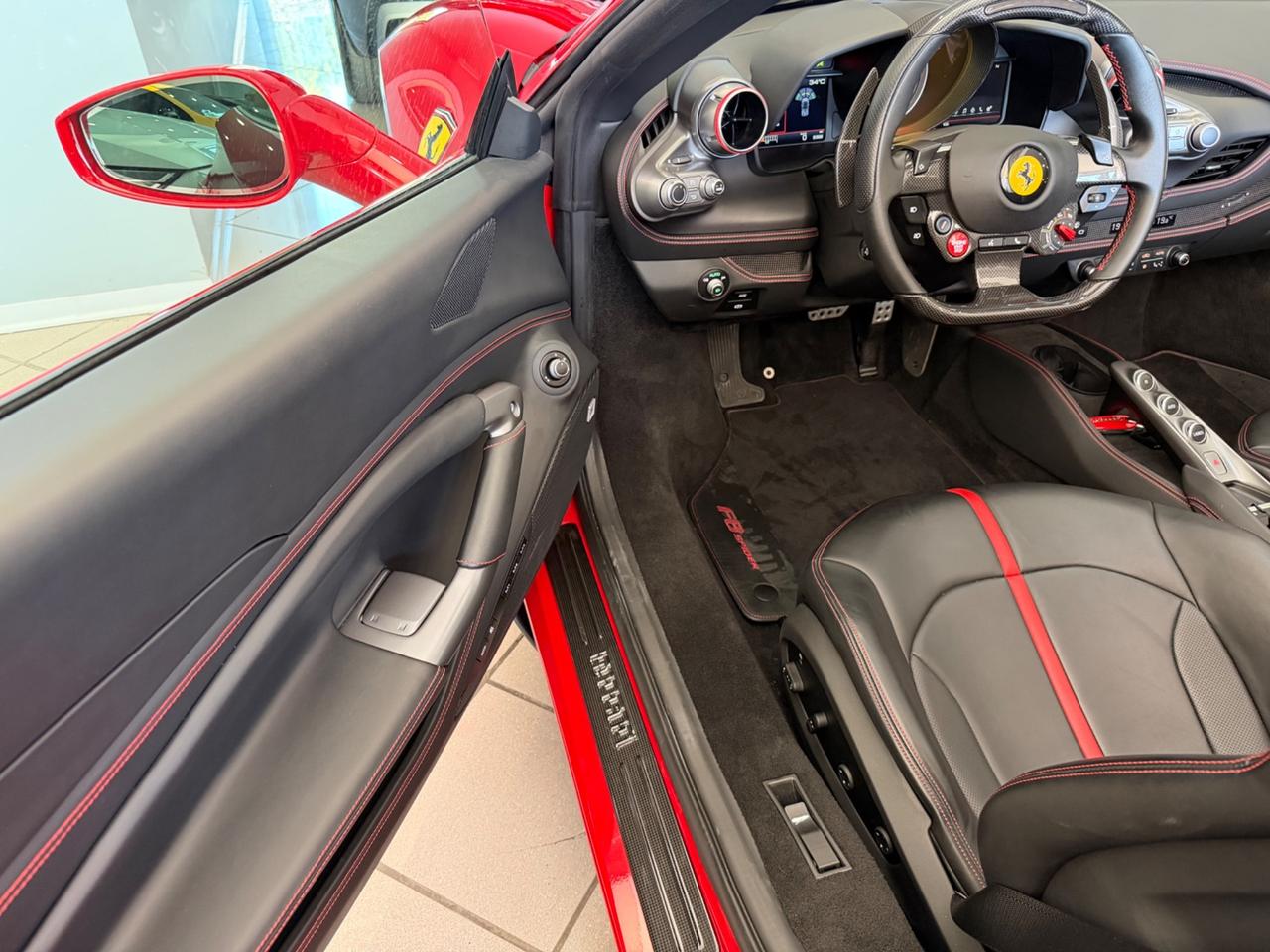 FERRARI F8 SPIDER (530 KW) iva esposta tagliandata casa Madre