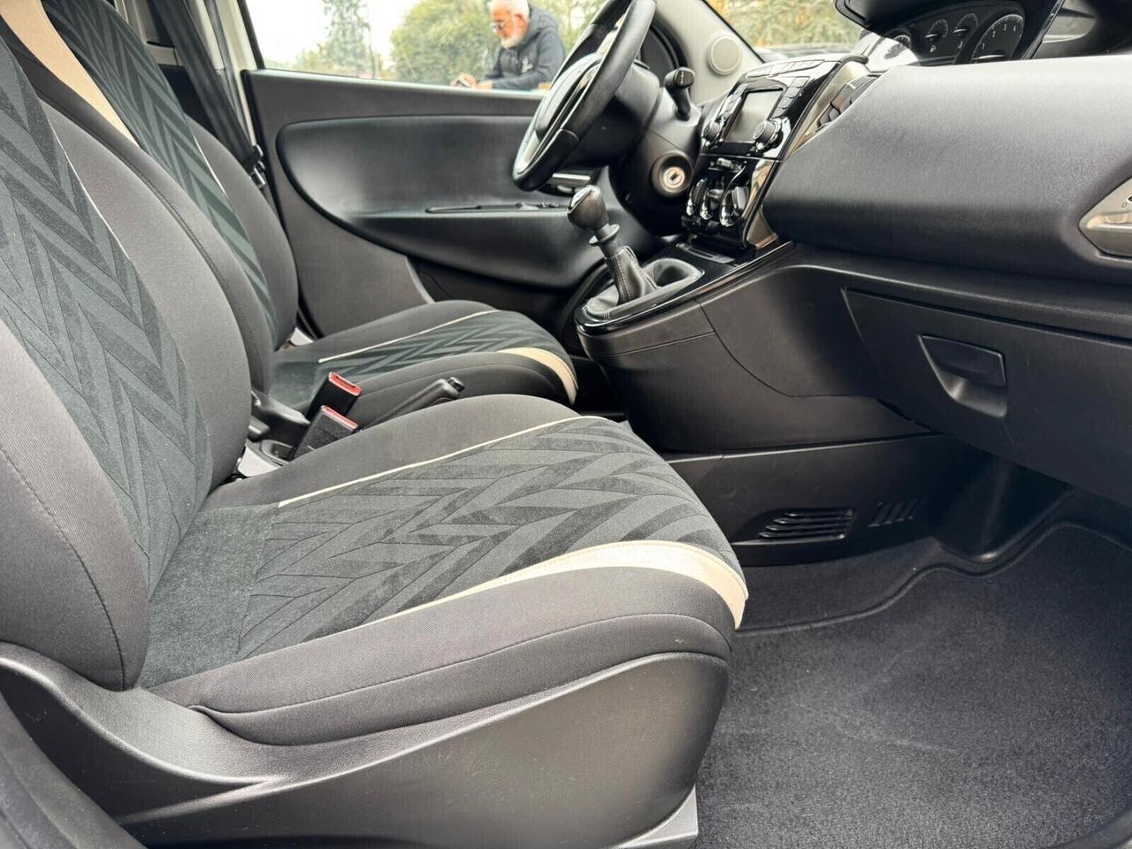 LANCIA YPSILON 1.2 69cv 5p GPL ECOCHIC GOLD NEOP.