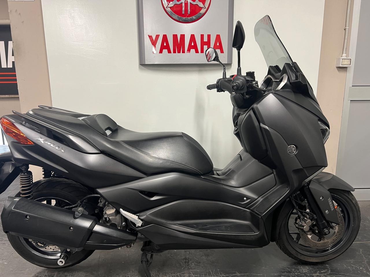 Yamaha X-Max 300