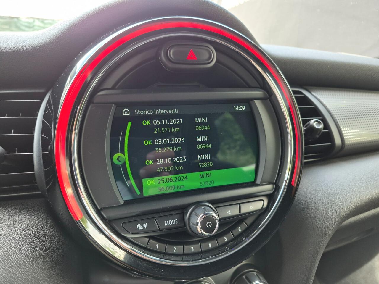 MINI Cooper D 1.5 *STORICO TAGLIANDI MINI* LED NAVI CLIMA AUTO