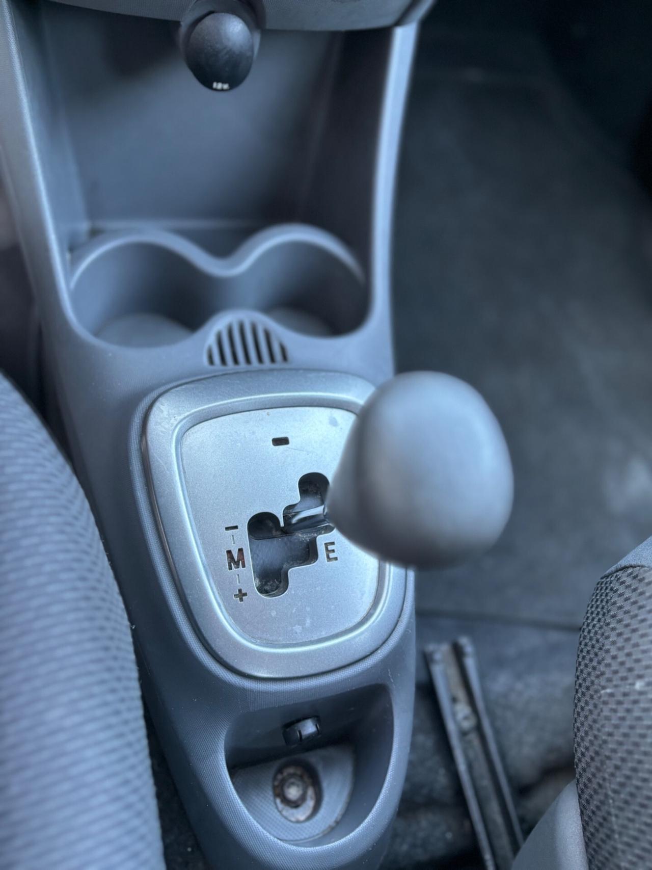 TOYOTA AYGO 1.0 BENZINA AUTOMATICA GARANZIA 12 MESI