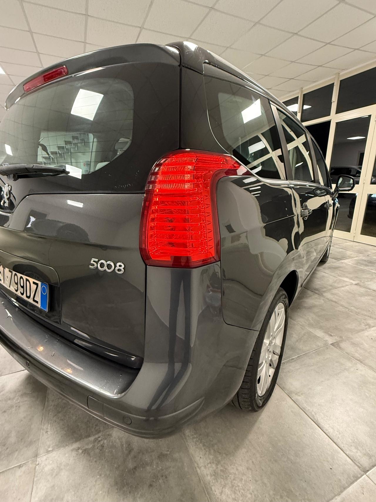 Peugeot 5008 1.6 HDi 115CV Allure