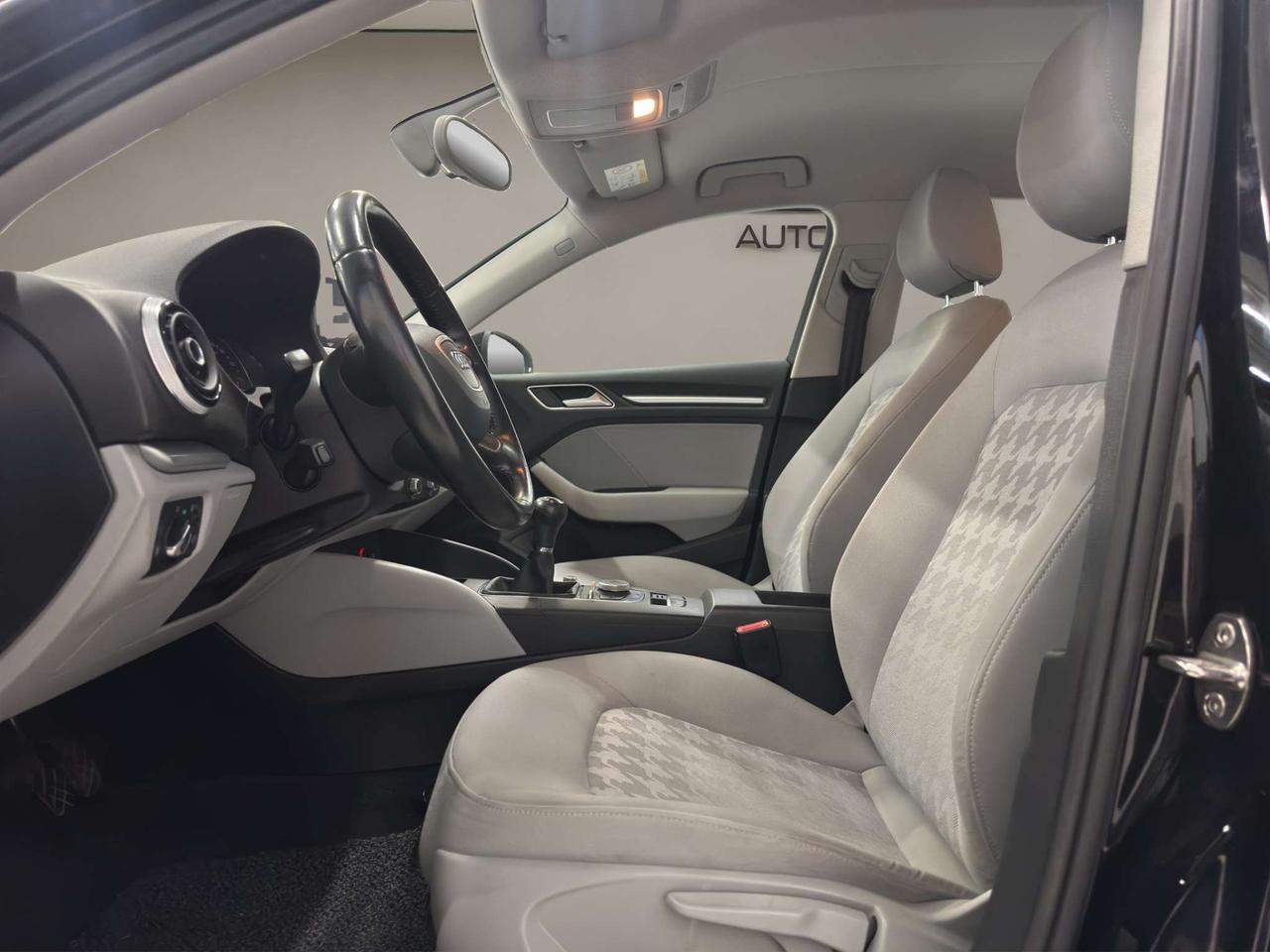 Audi A3 A3 III Sportback 1.6 tdi Ambiente