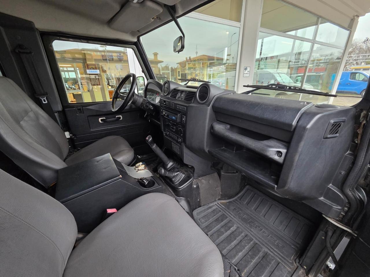 Land Rover Defender 90 2.4 TD4 Station Wagon E